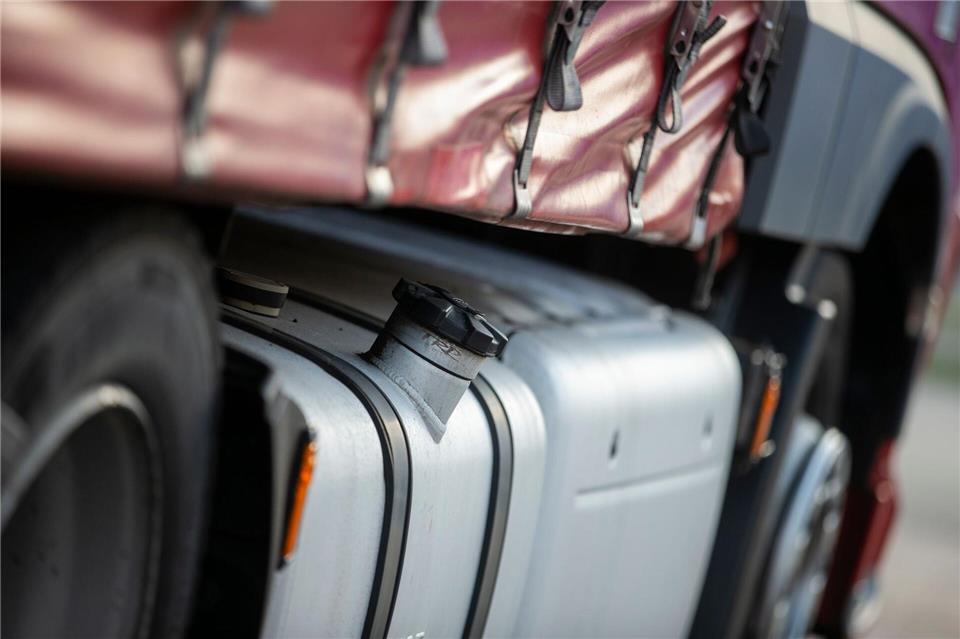 Insgesamt bewegt sich die Zahl der Dieseldiebstähle auf einem ähnlichen Niveau wie im Vorjahr. (Symbolbild)Thomas Banneyer/dpa