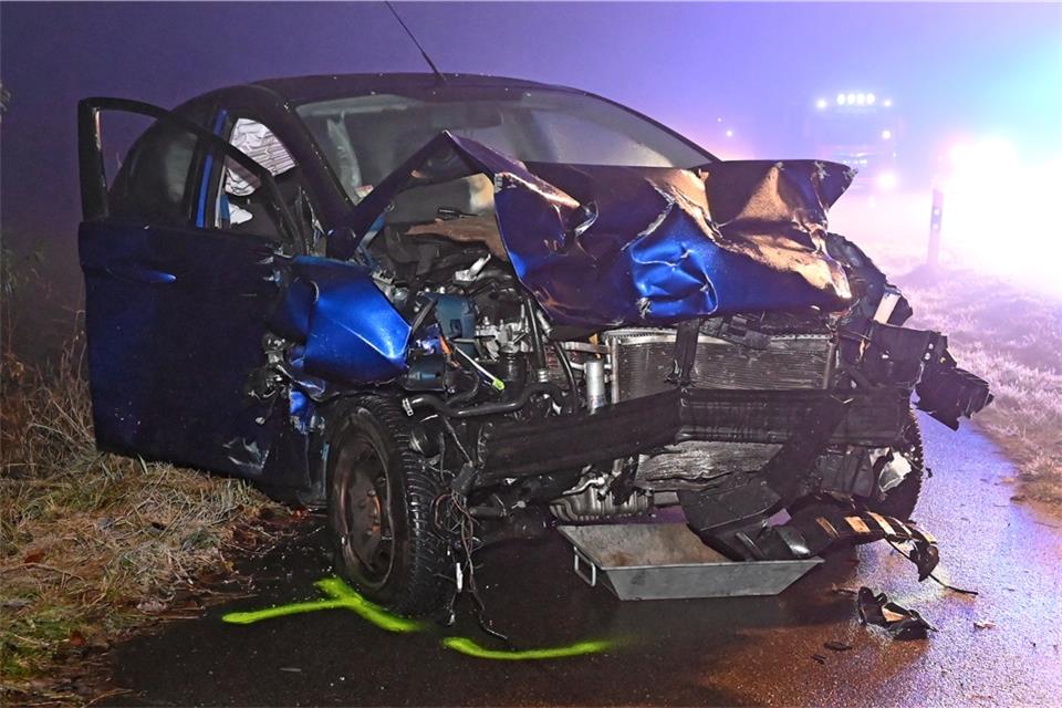 Insgesamt drei Fahrzeuge sind kollidiert.