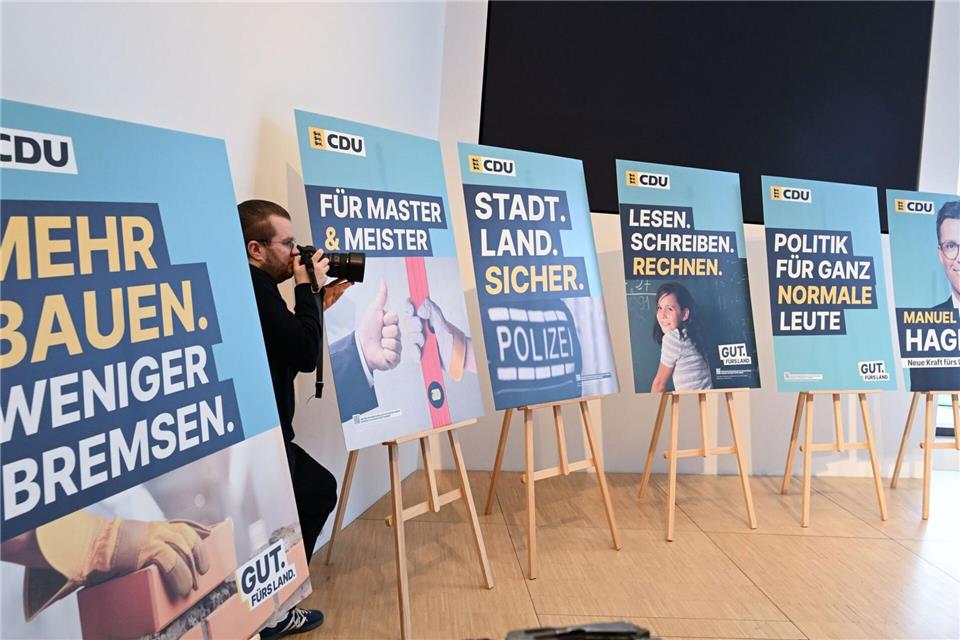 Insgesamt gehe die Partei auch mit 100.000 Kandidatenplakaten in den Wahlkampf. Bernd Weißbrod/dpa