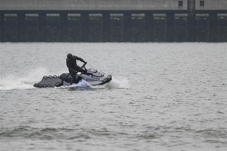 Insgesamt wurden bislang zehn der neuen Wasserfahrzeuge mit dem Namen „Biber“ beschafft. Lars Penning/dpa