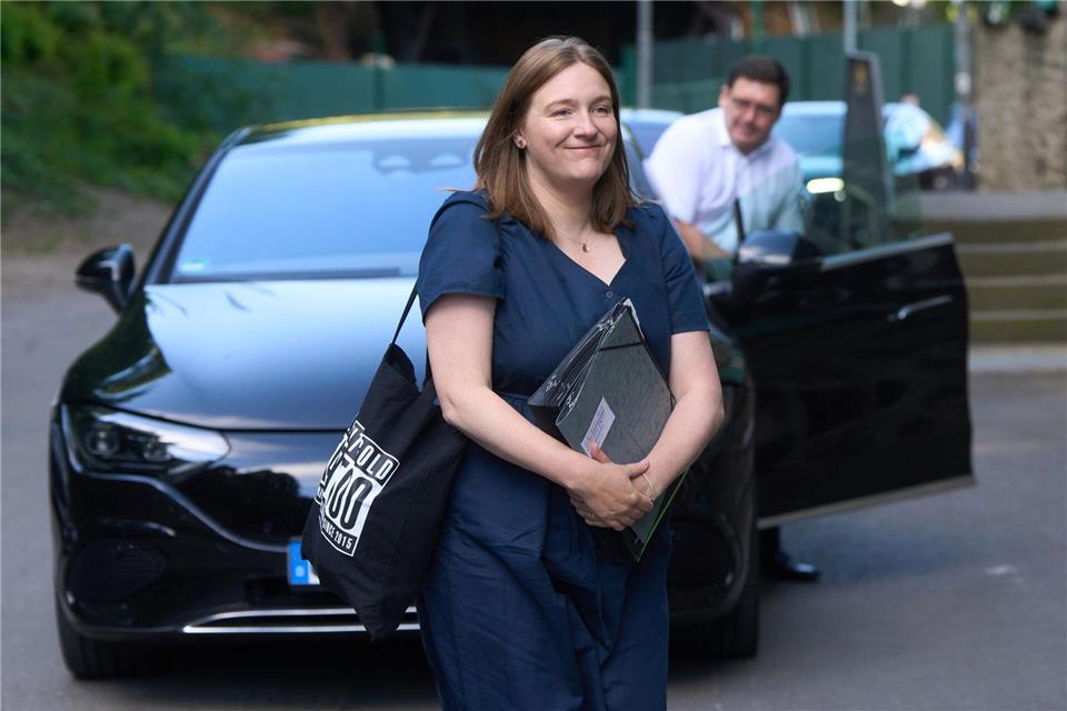 Integrationsministerin Katharina Binz fordert vom Bundesamt für Migration und Flüchtlinge eine Regelung für Heimatreisen von Syrern. (Archivbild) Thomas Frey/dpa