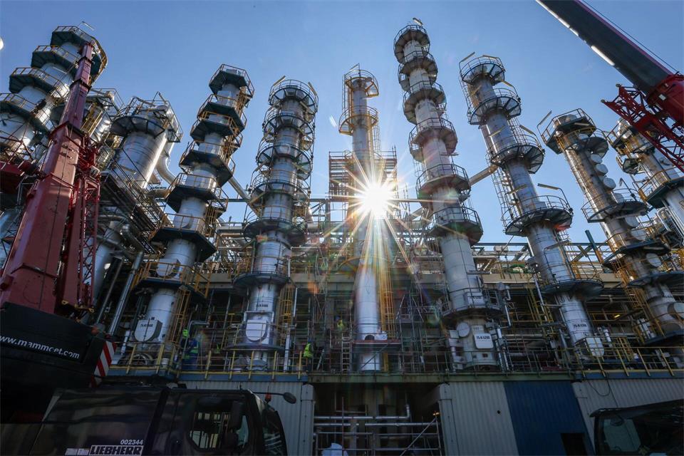 Internationale Forschende beraten in Leipzig zur Zukunft der Chemieindustrie. (Symbolbild)Jan Woitas/dpa
