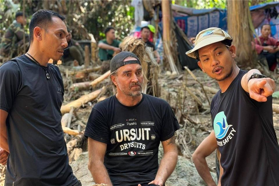 Internationale Spezialisten wie der finnische Rettungstaucher Mikko Paasi beteiligen sich an der Rettungsmission. Uncredited/Metta Tham Rescue Kalasin/AP/dpa