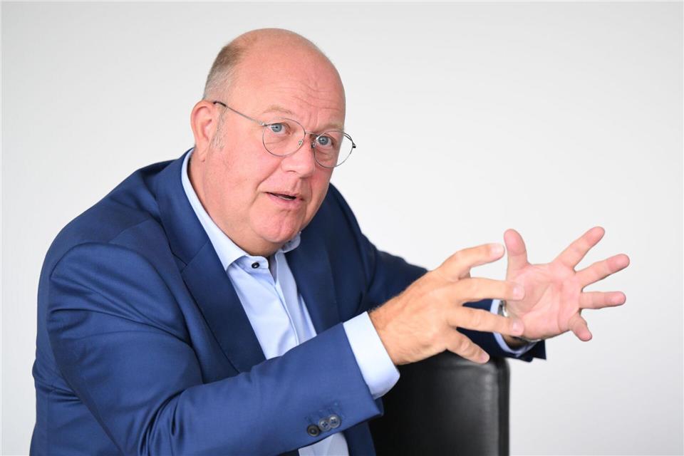 Intersport-Chef: „Die Konsumstimmung ist auf einem Drei-Jahres-Tief. Wir gehen davon aus, dass sich das mit diesem großen Turnier ein Stück weit löst“. (Archivbild)Bernd Weißbrod/dpa