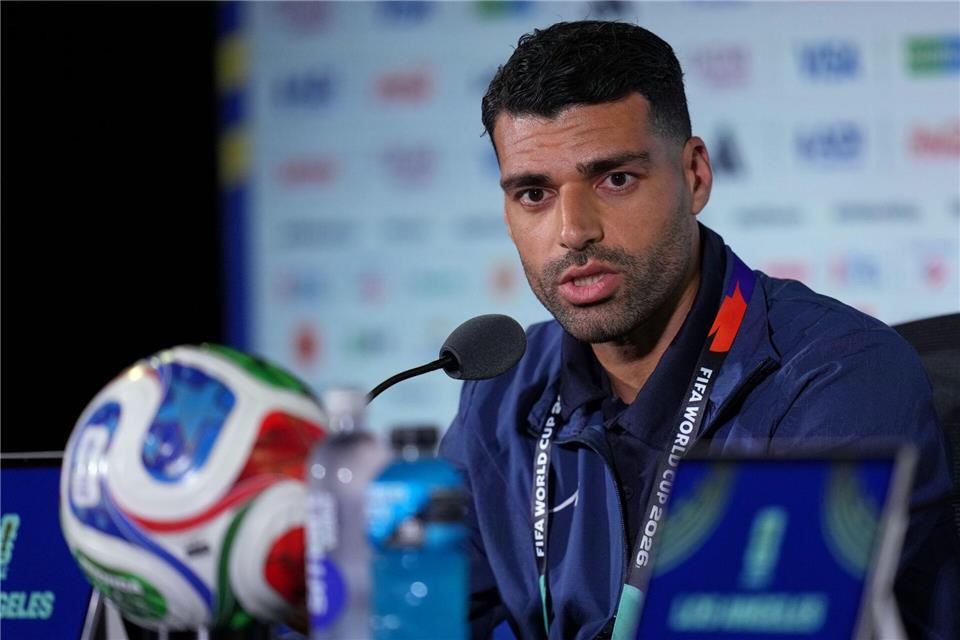 Iran-Kapitän Mehdi Taremi hat die FIFA kritisiert. (Archivbild)Andre Penner/AP/dpa
