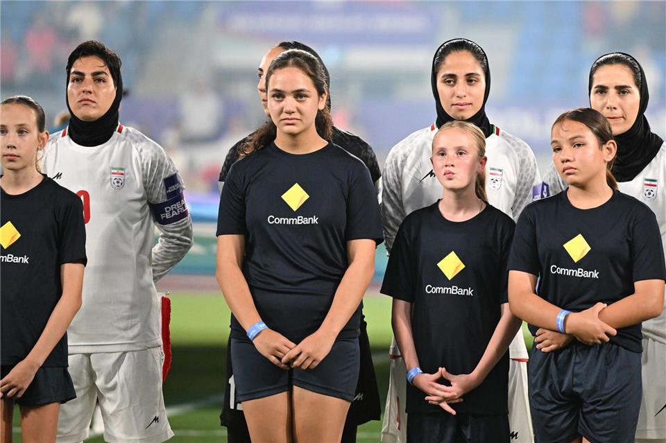 Irans Fußballerinnen schwiegen bei der iranischen Nationalhymne. Dave Hunt/AAP/dpa