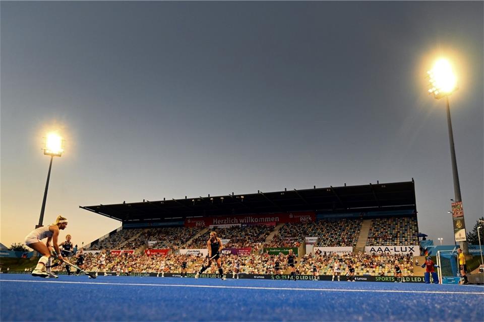Irlands und Deutschlands Mannschaften spielen im Hockeypark. Mönchengladbach bewirbt sich erneut für die Hockey-EM.