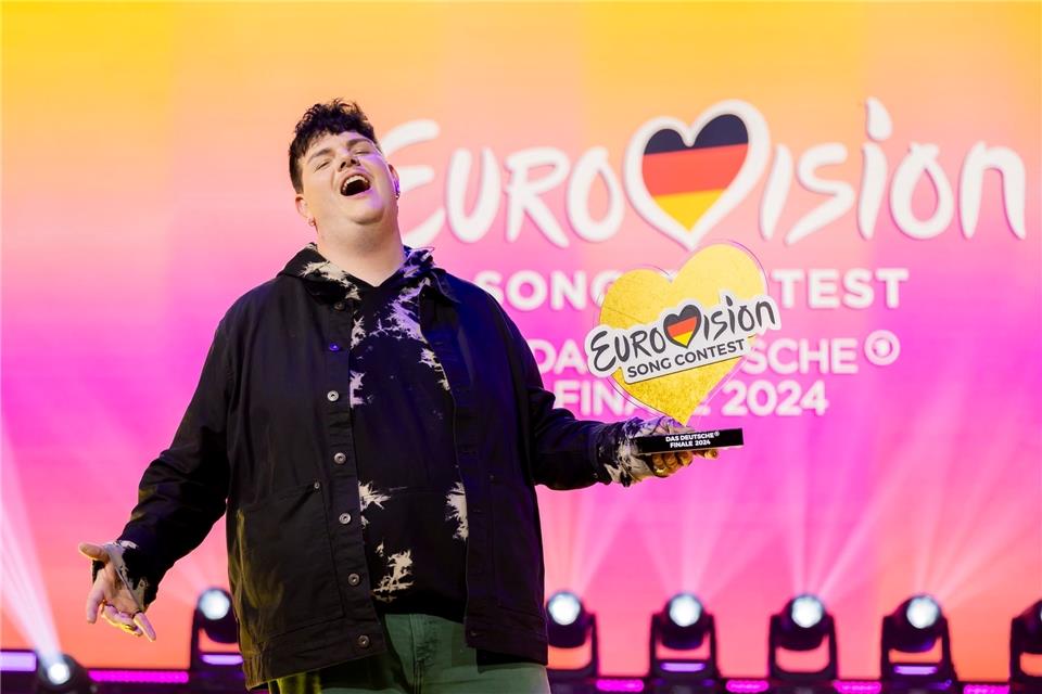 Isaak, Gewinner des deutschen ESC-Vorentscheids, steht am Ende des Eurovision Song Contest.