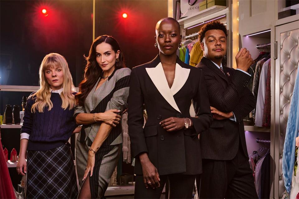 Isabel Waltsgott (v.l.), Alexandra-Yoana Alexandrova, Florence Kasumba und Elindo Avastia sind die neuen Hauptdarsteller des Hamburger Musicals „Der Teufel trägt Prada“.Matt Crockett/Stage Entertainement/dpa