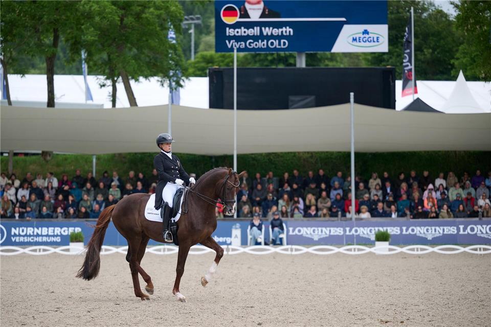 Isabell Werth ritt mit Viva Gold beim Grand Prix in Hagen auf Platz zwei. (Archivbild)Bernd Thissen/dpa
