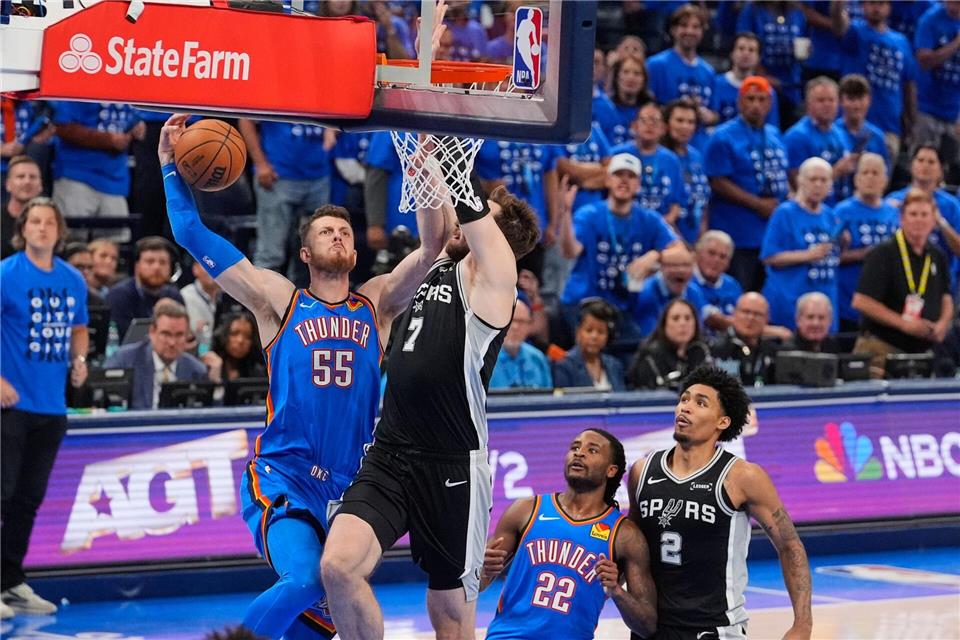 Isaiah Hartenstein konnte das Aus der Thunder nicht verhindern.Nate Billings/AP/dpa