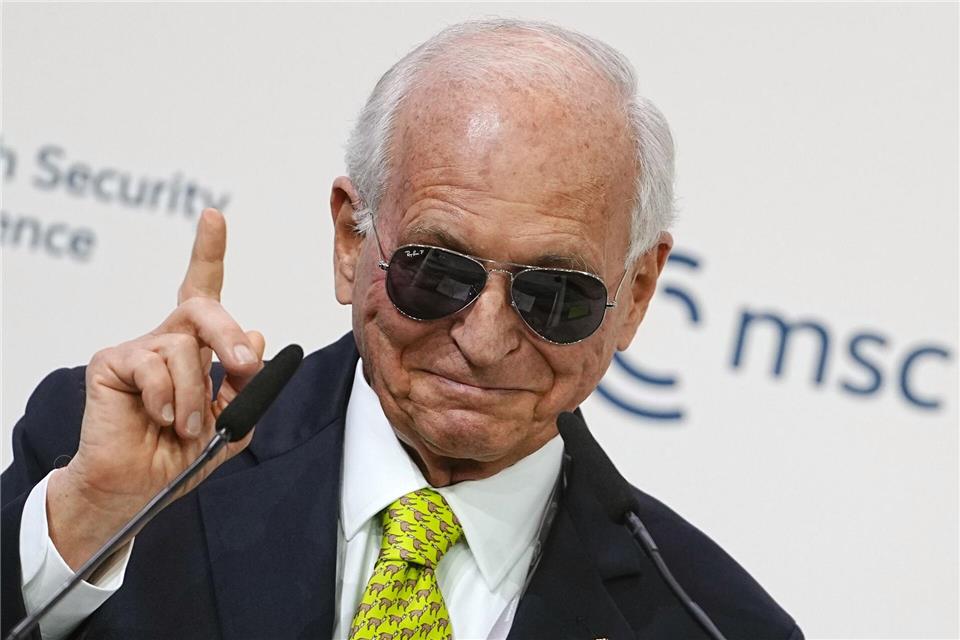 Ischinger erinnerte schmunzelnd an Macrons Sonnenbrillen-Moment.Kay Nietfeld/dpa