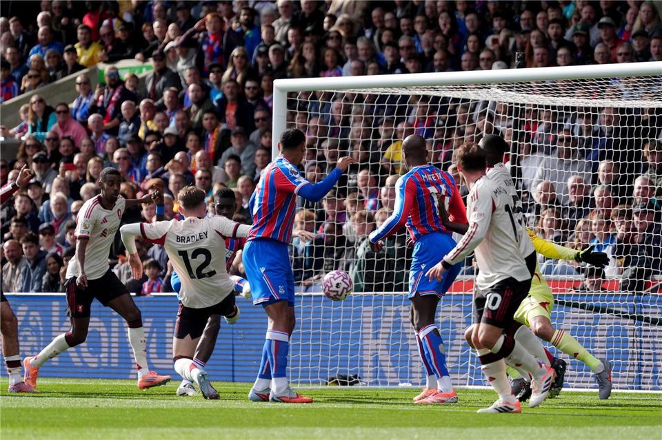 Ismaila Sarr erzielte für Crystal Palace das 1:0 gegen den FC Liverpool.Jonathan Brady/PA Wire/dpa