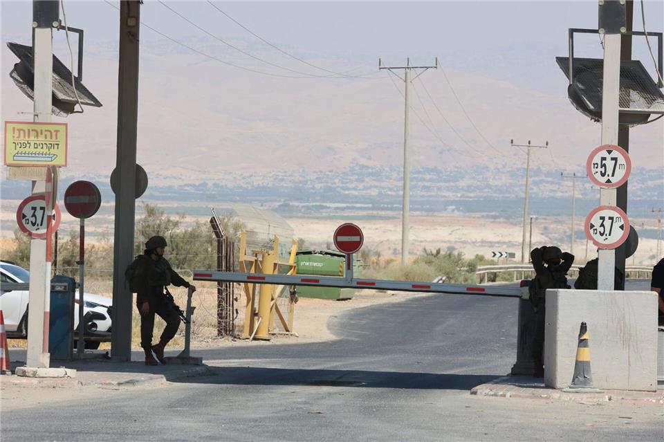 Israel kontrolliert den Grenzübergang zwischen Jordanien und dem Westjordanland. (Archivbild)Gil Cohen Magen/XinHua/dpa