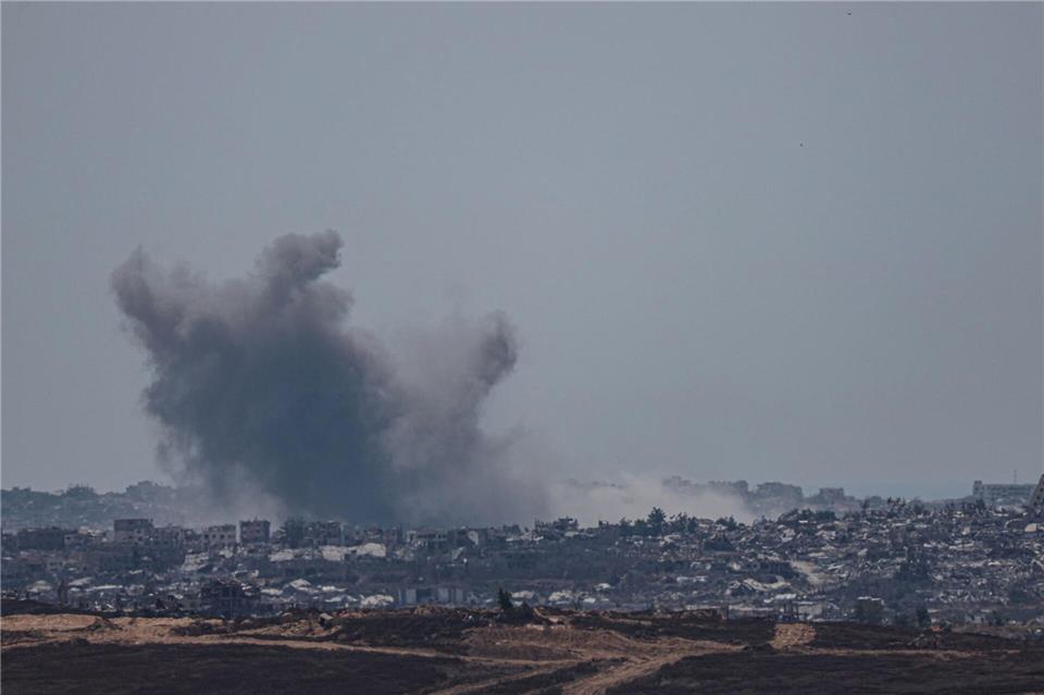 Israel greift Ziel im Norden des Gazastreifens an Israel soll erneut ein Ziel im Gazastreifen angegriffen haben. (Archivbild)Saeed Qaq/ZUMA Press Wire/dpa