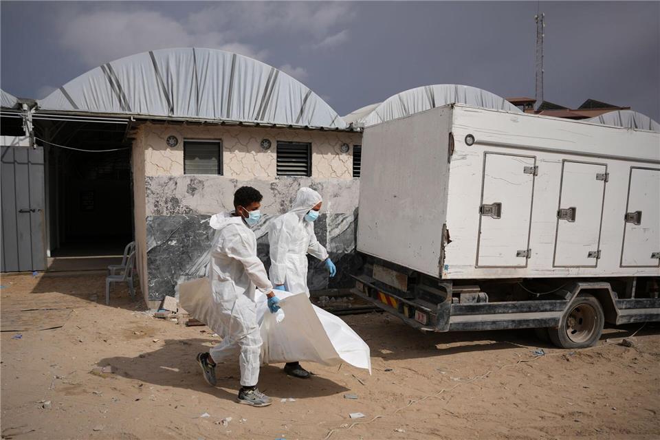 Israel übergibt Leichen nicht identifizierter Palästinenser – Transfer ins Nasser-KrankenhausAbdel Kareem Hana/AP/dpa