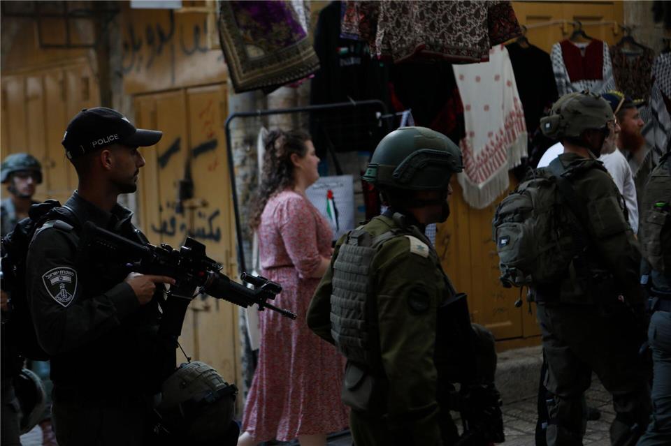 Israelische Soldaten in Hebron. (Archivbild)Mamoun Wazwaz/APA Images via ZUMA Press Wire/dpa