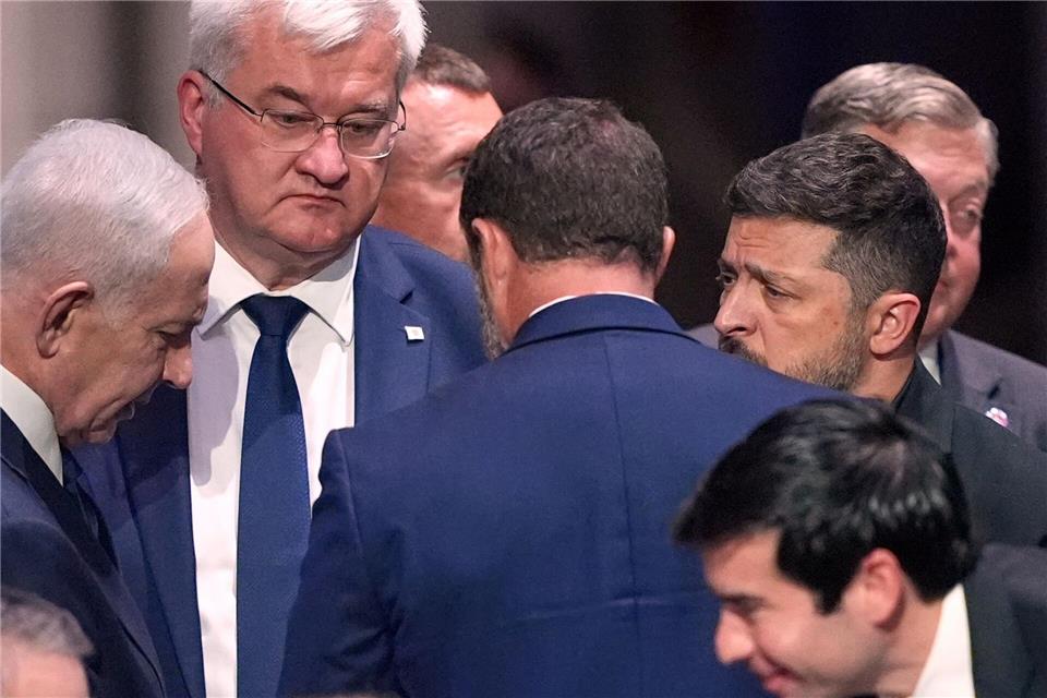 Israels Ministerpräsident Netanjahu und der ukrainische Präsident Selenskyj sprachen auch direkt miteinander.Jacquelyn Martin/AP/dpa