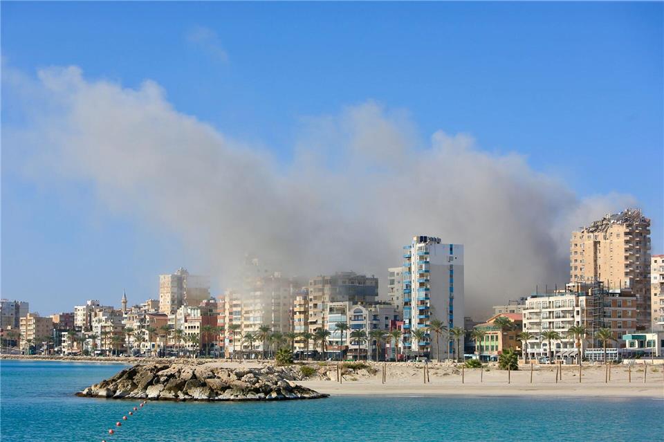 Israels Ministerpräsident hat eine Verstärkung der Offensive im Libanon angekündigt. (Archivbild)Ali Hashisho/XinHua/dpa