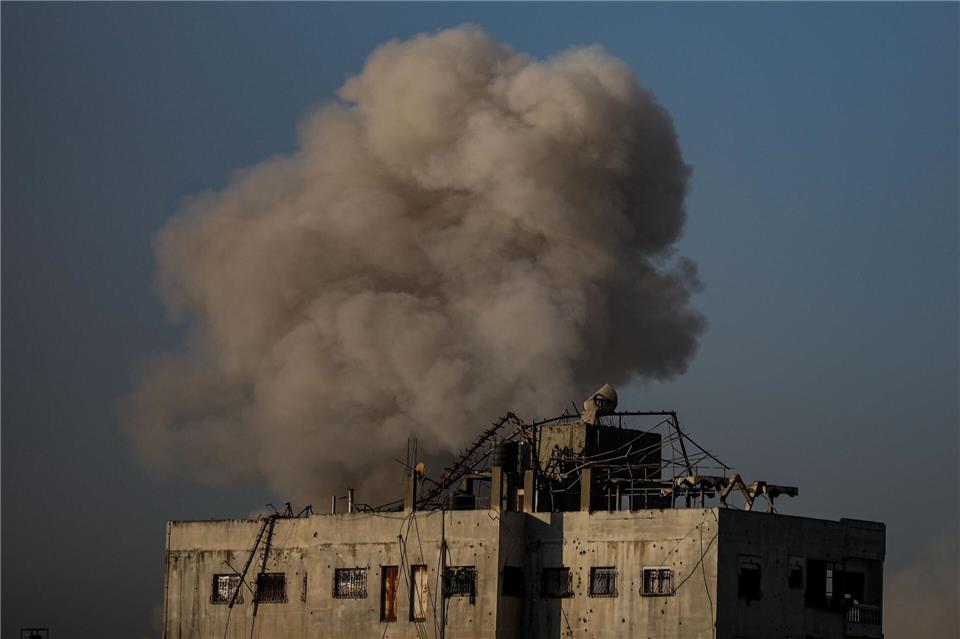 Israels treibt die geplante Einnahme der Stadt Gaza voran - die Rede ist von „vorbereitenden Einsätzen“.Omar Ashtawy/APA Images via ZUMA Press Wire/dpa