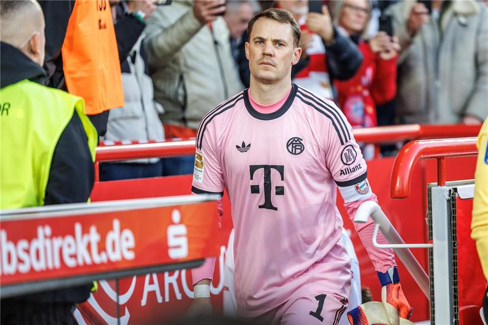 Ist Manuel Neuer beim Heimspiel gegen Freiburg fit?Andreas Gora/dpa