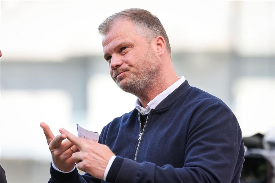 Ist auf dem Transfermarkt fündig geworden: Stuttgarts Sportvorstand Fabian Wohlgemuth. (Archvibild)Christian Charisius/dpa