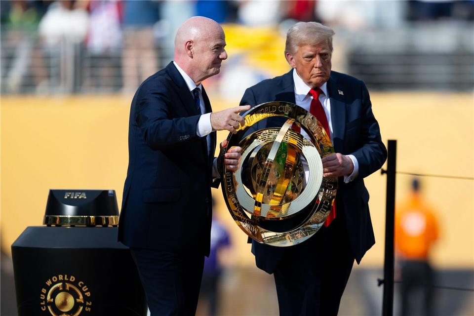 Ist beim Fußball gerne präsent: Donald Trump. (Archivbild)Sven Hoppe/dpa