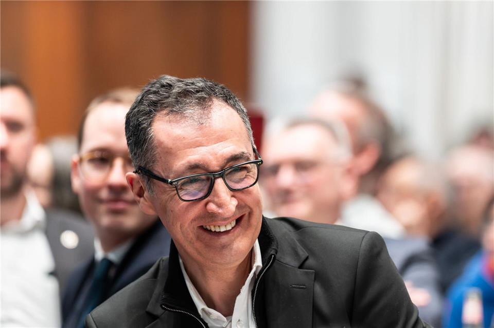 Ist er am Ende des Wahlabends der lachende Sieger? Grünen-Spitzenkandidat Cem Özdemir. (Archivbild)Silas Stein/dpa