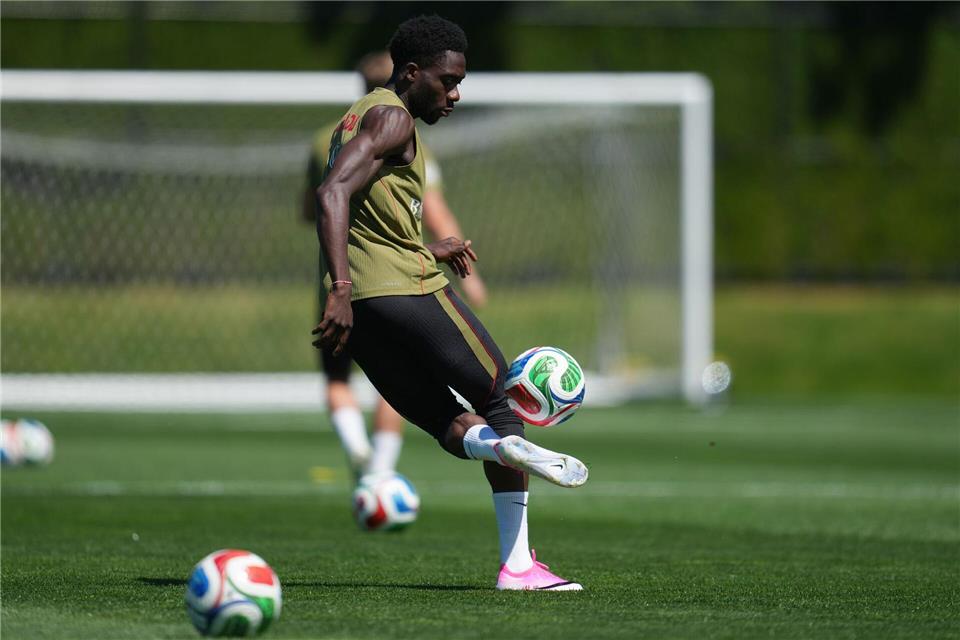 Ist im Training dabei: Alphonso Davies.Abbie Parr/AP/dpa