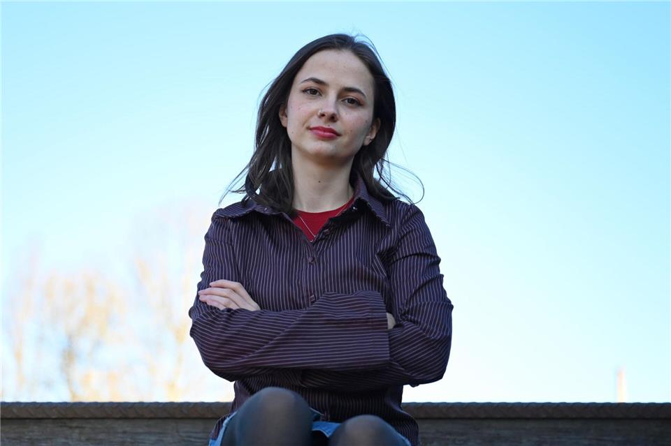 Ist in Ostdeutschland geboren und aufgewachsen: Die Jurastudentin und Aktivistin Theresia Crone. Elisa Schu/dpa