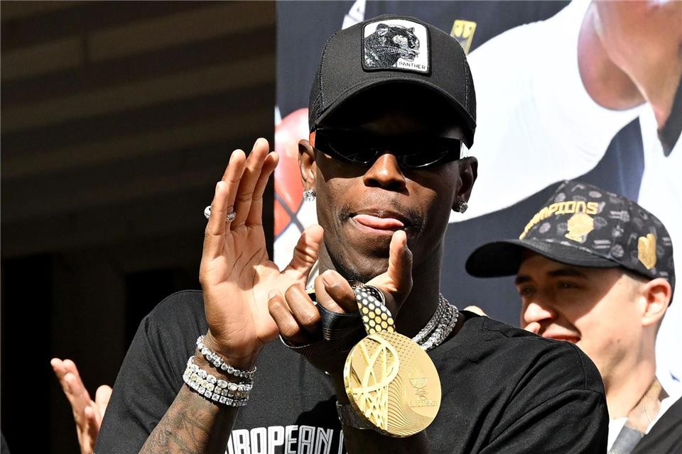 Ist in der NBA gefordert: Kapitän Dennis Schröder. (Archivfoto)Boris Roessler/dpa