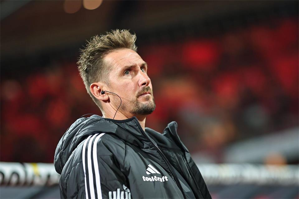 Ist mit seinen Nürnbergern bei Aufsteiger Cottbus gefordert: Trainer Miroslav Klose. (Archivbild)Daniel Karmann/dpa