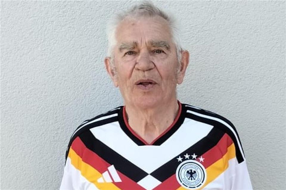 Ist mit über 80 Jahren noch am Ball: Hermann Konniger.