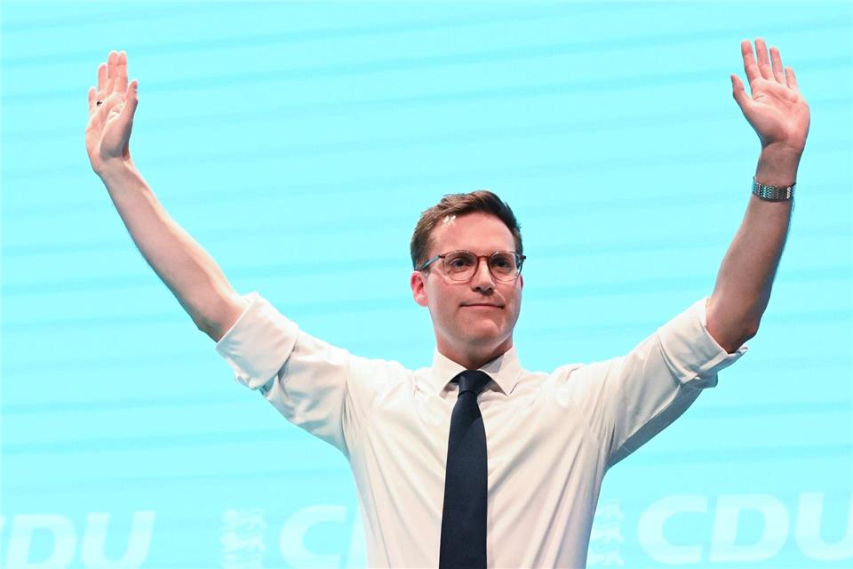 Ist nicht nur Politiker, sondern auch Narr: CDU-Landeschef Manuel Hagel. (Archivbild)Bernd Weißbrod/dpa