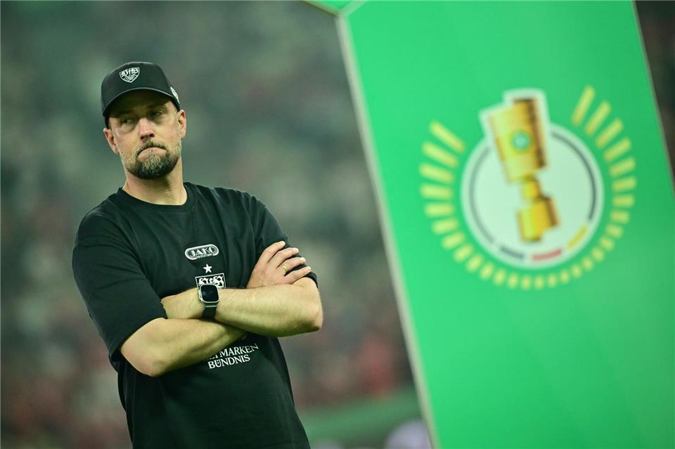 Ist stolz auf seine Mannschaft: VfB-Trainer Sebastian HoeneßSebastian Gollnow/dpa