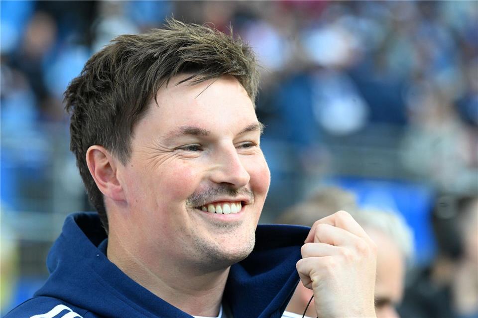 Ist vom Aufstieg des Hamburger SV überzeugt: HSV-Trainer Merlin Polzin. Carmen Jaspersen/dpa