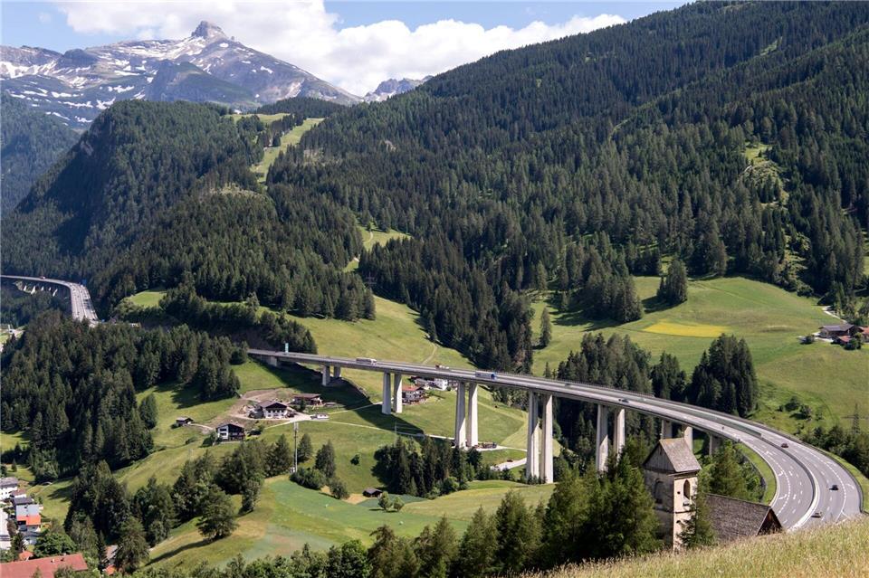 Italien hatte Österreich vor dem EuGH verklagt, weil es vier in Tirol eingeführte Maßnahmen für Lkws auf der Inntal- und der Brennerautobahn für rechtswidrig hält. (Archivbild)Sven Hoppe/dpa