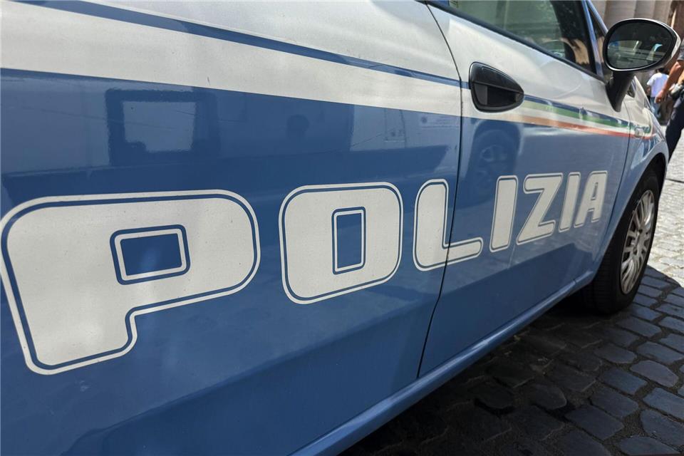 Italien ist entsetzt über den Vierfach-Mord an vier ausländischen Erntehelfern. (Symbolbild)Sabina Crisan/dpa