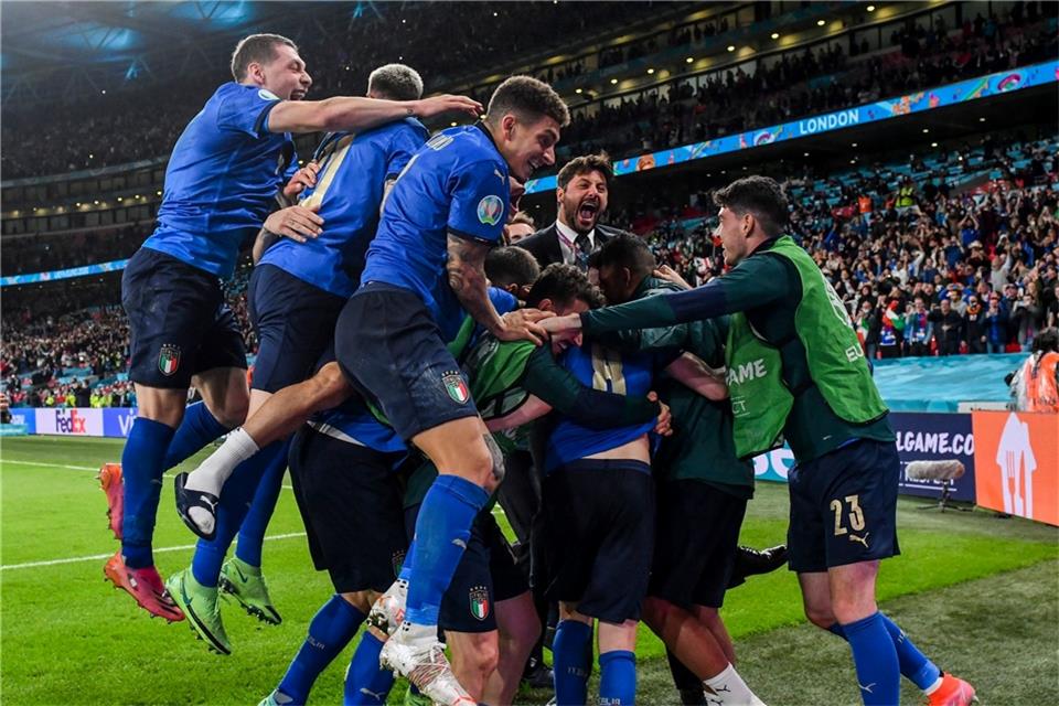 Nach Elfer-Drama im EM-Finale: Italien ringt Spanien nieder Italien steht als erstes Team für das EM-Finale in London fest.