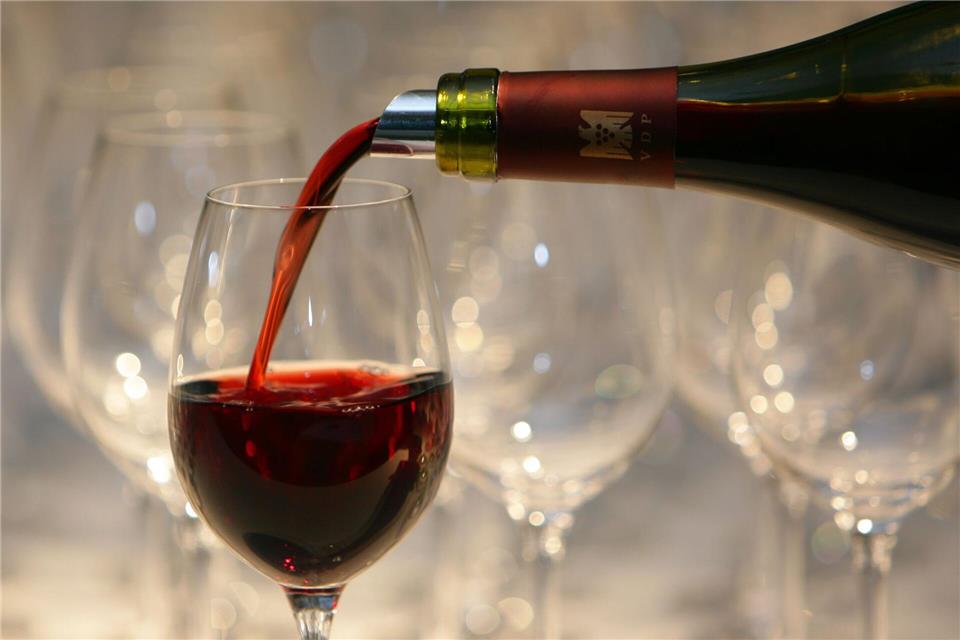 Italienischen Wein gibt es künftig auch ohne Alkohol. picture alliance / dpa