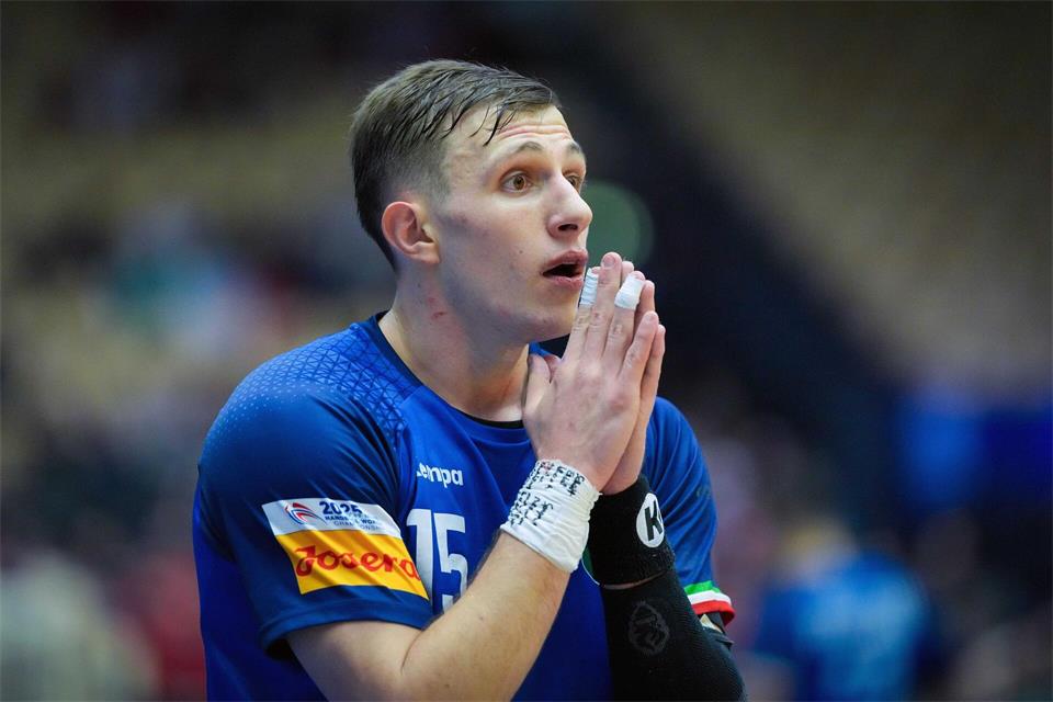 Italiens Nationalspieler Simone Mengon hat beim TVB Stuttgart verlängert. (Archivbild)Soeren Stache/dpa