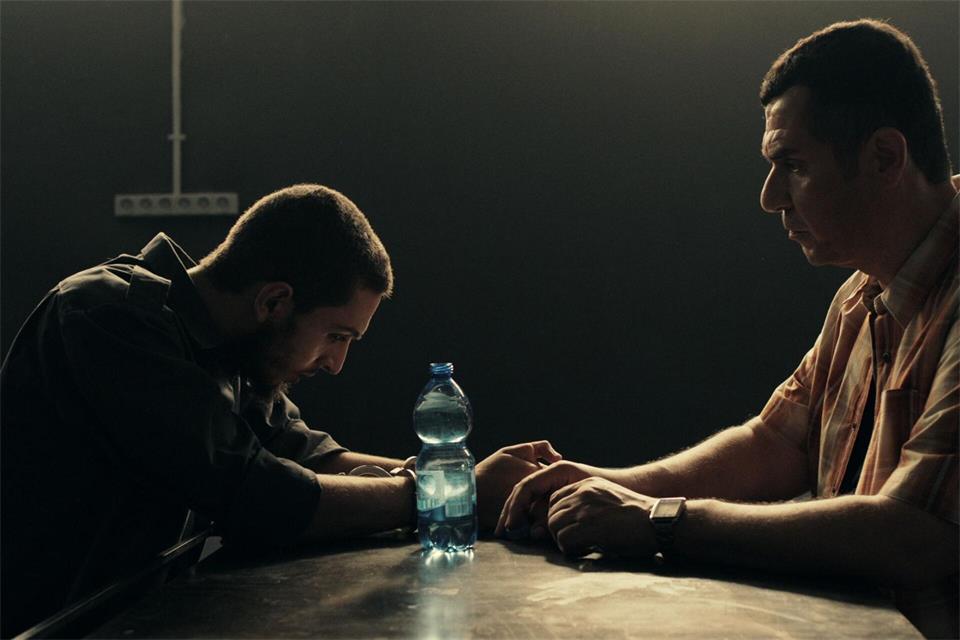Itzik Cohen (l) als Gabi Ayub.---/Netflix/dpa