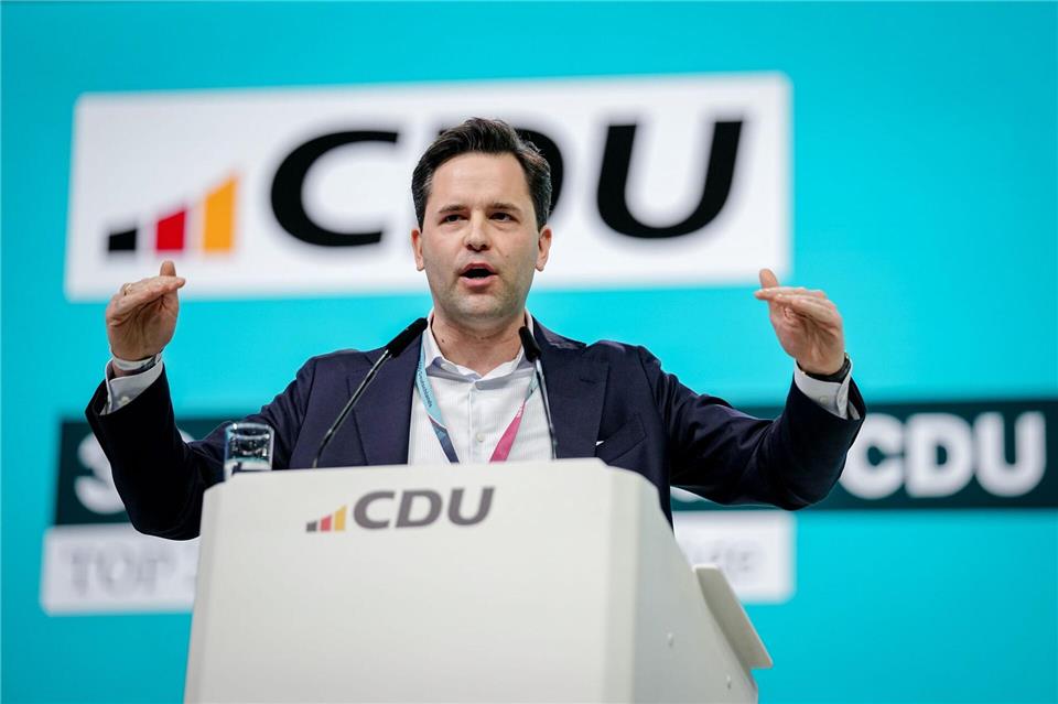 JU-Chef Johannes Winkel fordert vom CDU-Parteitag in Stuttgart Mut zu einem Beschluss für ein 20-Punkte-Reformpaket des Unions-Nachwuchses.Kay Nietfeld/dpa