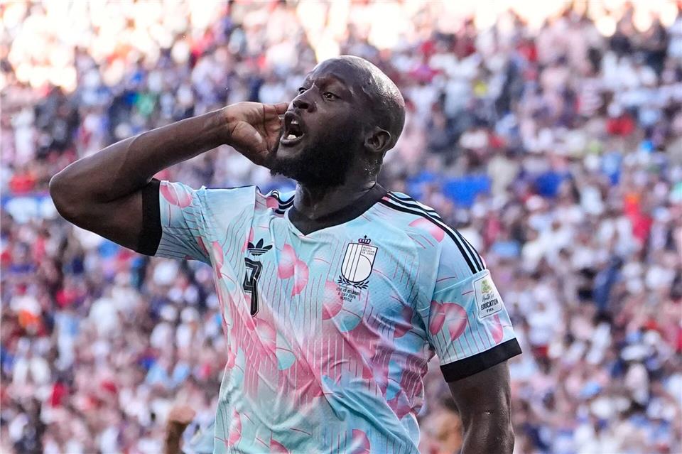 Ja, bitte? Wer ist am Apparat? Romelu Lukaku gibt die Antwort auf dem Platz.Lindsey Wasson/AP/dpa