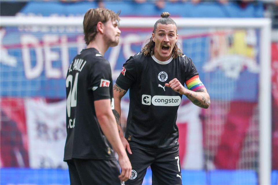 Jackson Irvine (r) und Connor Metcalfe fahren zur WM. (Archivbild)Jan Woitas/dpa