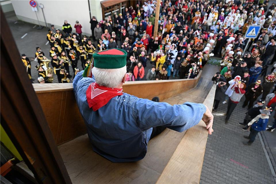 Jährlich steigt Kretschmann auf die Rutsche. (Archivbild)Felix Kästle/dpa
