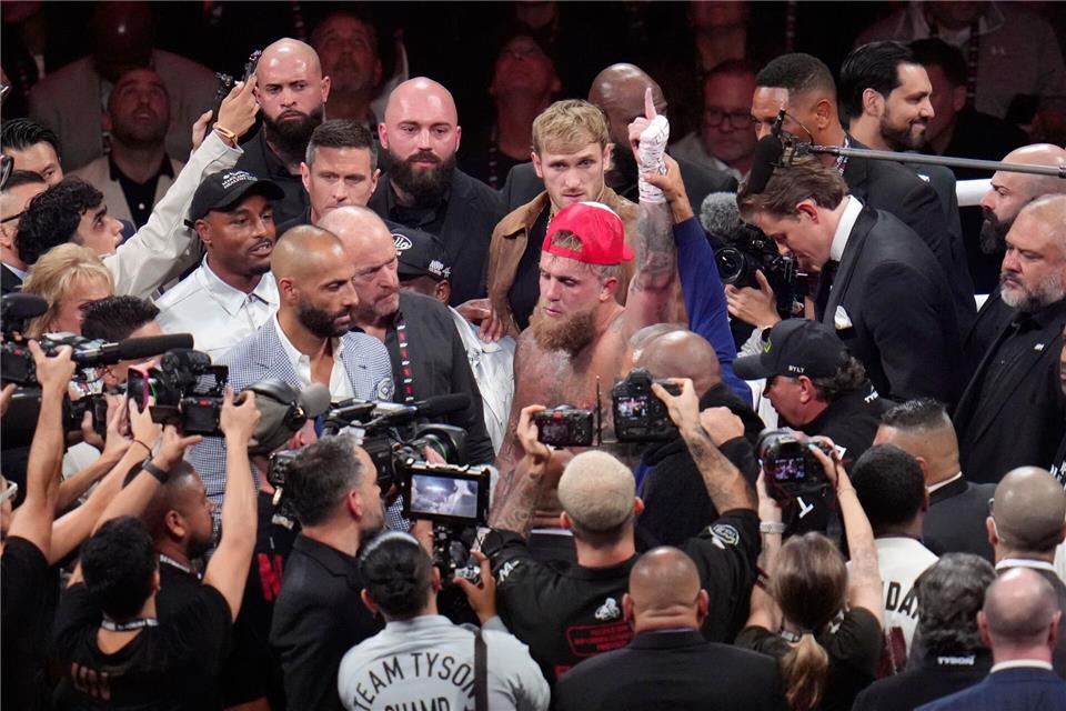 Jake Paul gewann den Boxkampf einstimmig nach Punkten. Julio Cortez/AP/dpa
