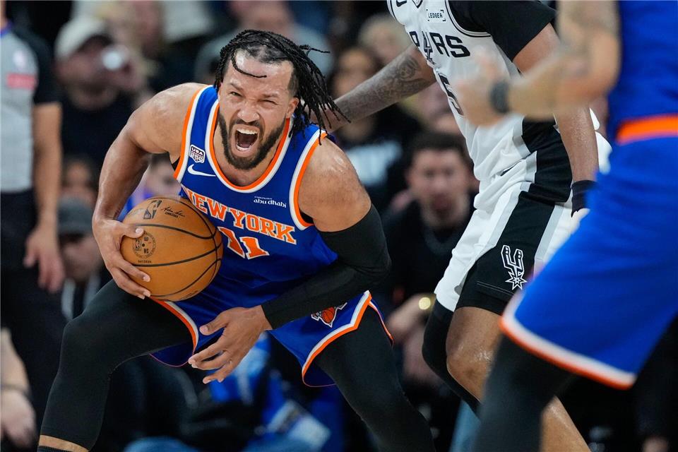 Jalen Brunson und die Knicks hatten wieder keine gute erste Halbzeit und kamen dann zurück ins Spiel.Ross D. Franklin/AP/dpa