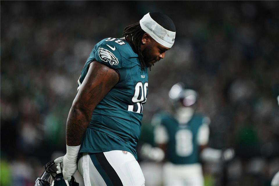 Jalen Carter hatte sich zum NFL-Auftakt nicht im Griff und flog vom Platz.Matt Slocum/AP/dpa