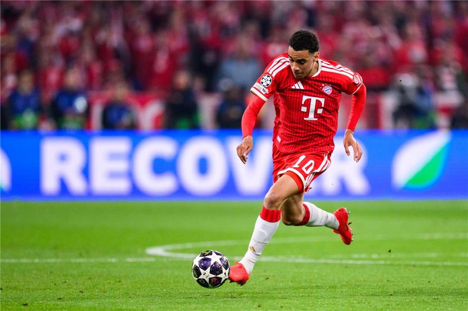 Jamal Musiala im Bayern-Trikot in Aktion - aber wie spielt er bei der WM? (Archivbild)Tom Weller/dpa